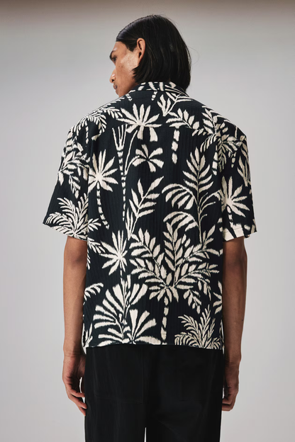 Black/Leaf-patterned
